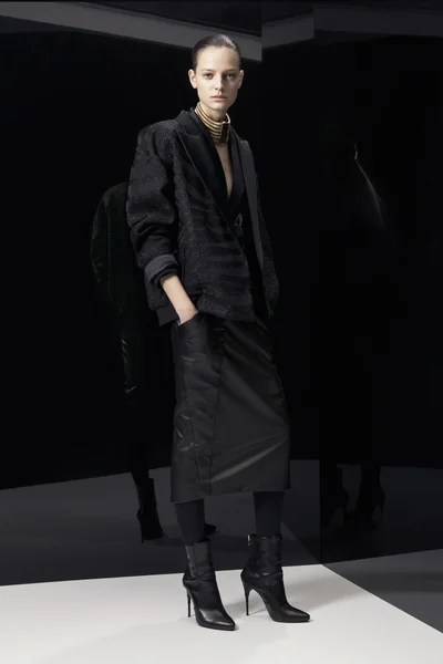 Look 16